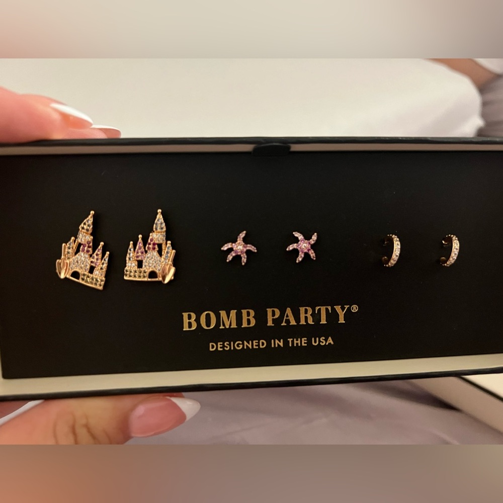 Bomb Party Simply Studs “Meet me by the Sea”